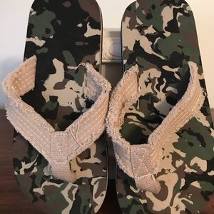 🔴ON SALE-Army Frayed Flip Flops-New